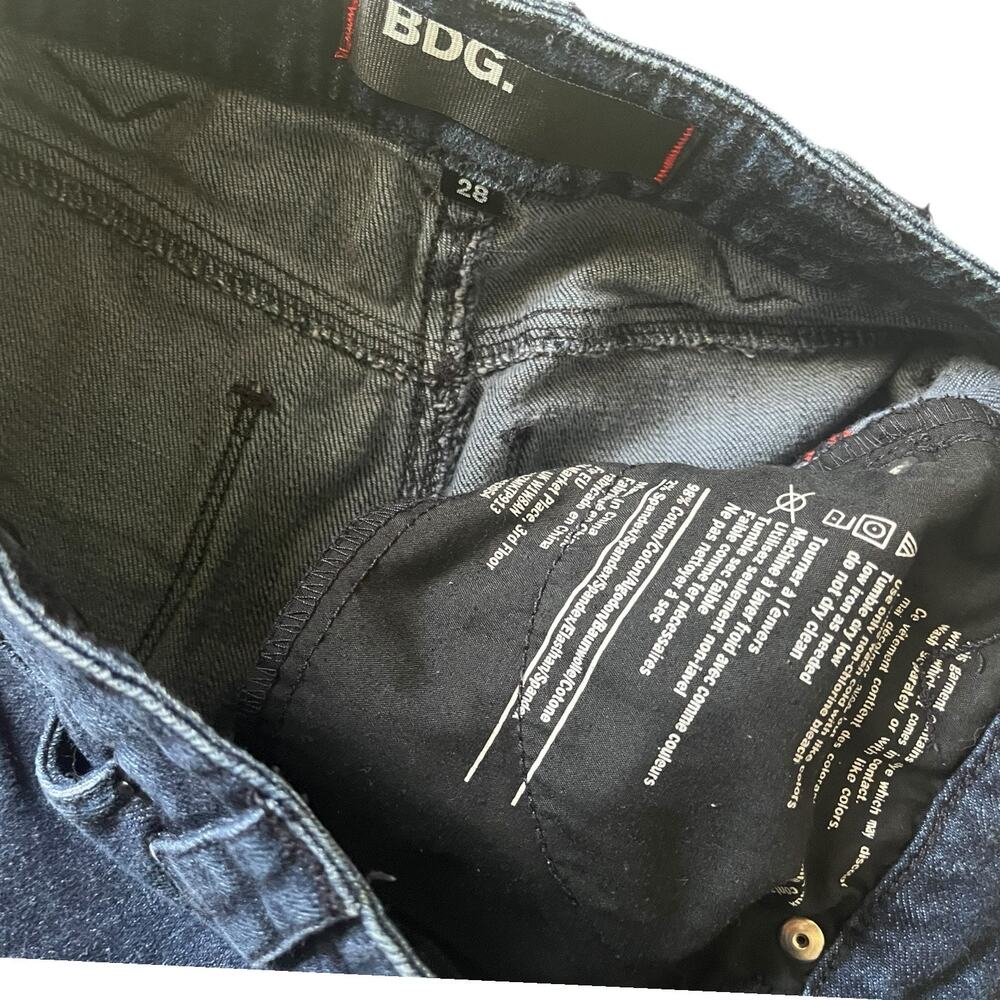 BDG colorful Aztec embroidered dark wash blue denim jean mini 2" shorts size 28 - Picture 3 of 3